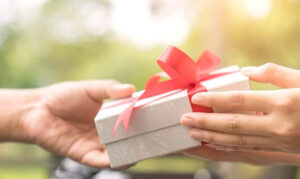 Read more about the article Is It Right or Wrong to Taking Back Gifts After Breakup?