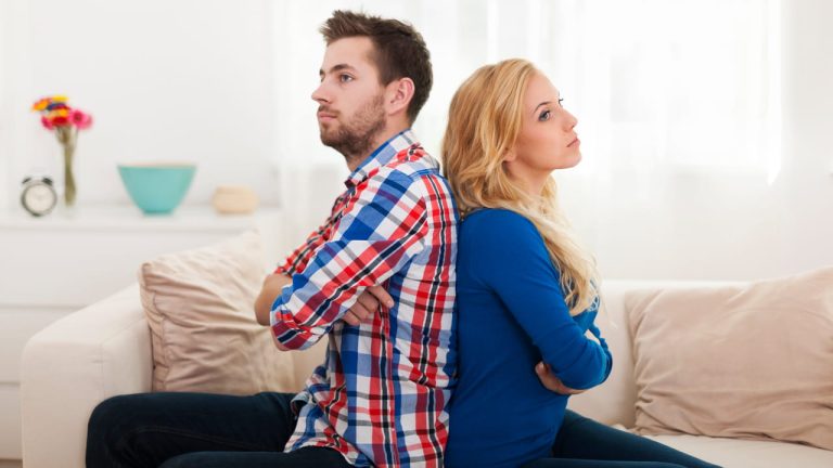 Read more about the article Top 16 Unhappy Marriage Signs & What to Do About It?