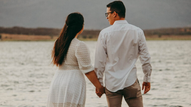 Read more about the article How to Get Your Ex Back? [Follow These 8 Steps]