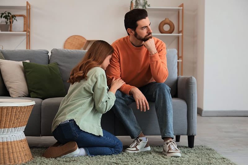 Don't Make These Mistakes While Apologizing to Your Boyfriend