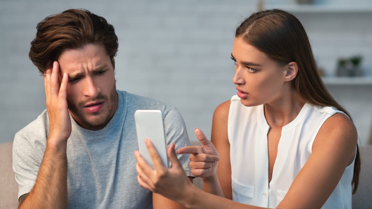 You are currently viewing The Silent Betrayal: How to Spot Signs He Is In A Relationship With Someone Else